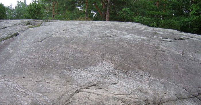 1200px-Sö_101,_Ramsund