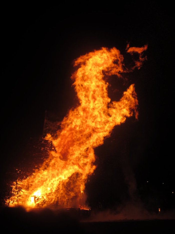 smaug_the_dragon_by_parispaperstars