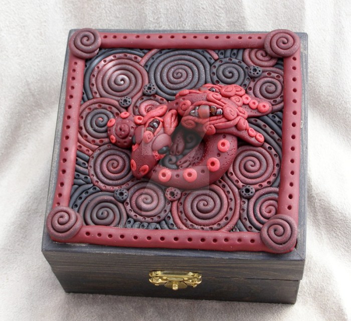 garnet_dragon_spirit_box_by_intothedawndesigns
